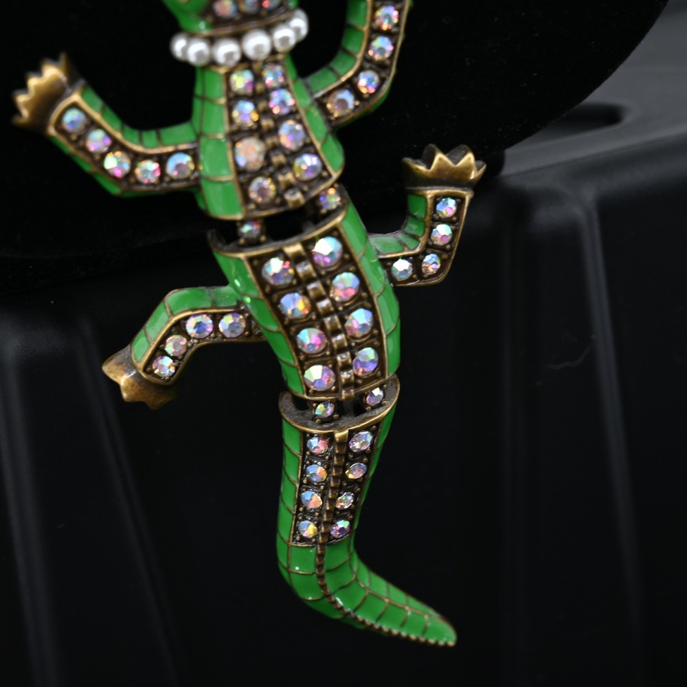 Betsey Johnson Moving Alligator AB Rhinestone Pearl Collar Necklace Whimsigoth - Picture 8 of 16